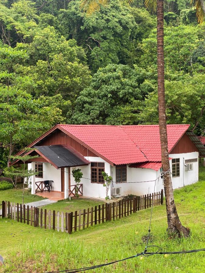 Empire Hotels & Resorts Kampong Pasir Hantu Esterno foto